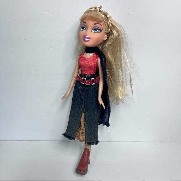 Bratz Xpress it Fashion Collection Cloe Doll 2002 missing boot mark on face y2k - Picture 3 of 7